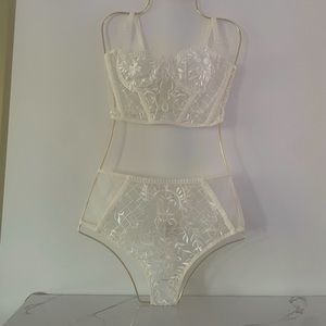 Stunning lingerie two piece set!